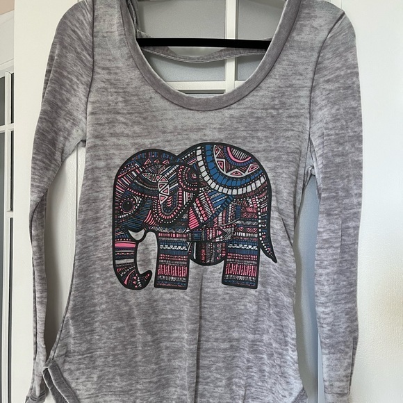 Grey Long Sleeve Elephant Top Size S‎ - Picture 2 of 5